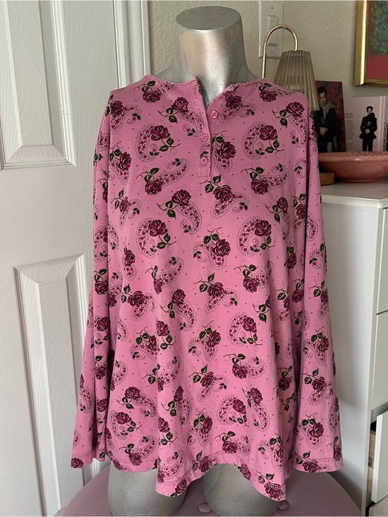 L.A. Blues Tops - Vintage 90s L.A. Blues Pink & Purple Floral Paisley Print Long-Sleeve Henley Top
